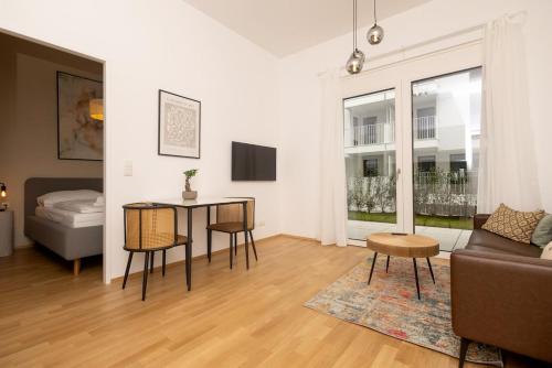Stylish apartment with garden