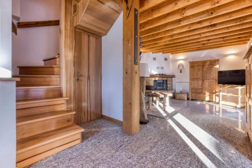 Chalet la Chouette - Intimate 2 bedroom demi-chalet ideally located