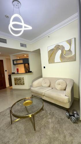 Luxury 1BR Apt with water canal & Marina View