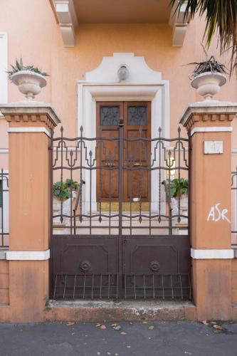 Imperia House