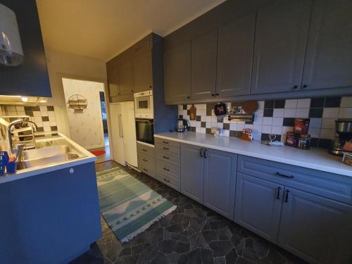 Η κουζίνα ή μικρή κουζίνα στο En apartment in central Finspång, 2 bathrooms
