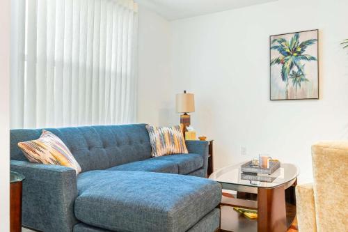 Khu vực ghế ngồi tại Luxury River Front Secluded Condo w Resort Amenities RFI 307