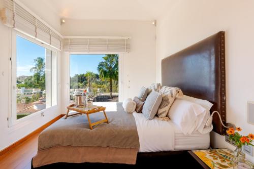 Ocean Views Luxury Villa next to beach