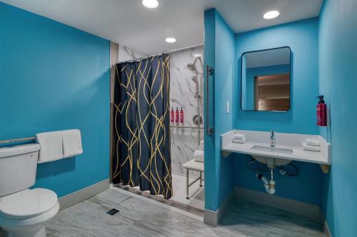 Koupelna v ubytování Yankee Clipper Inn, SureStay Collection by Best Western