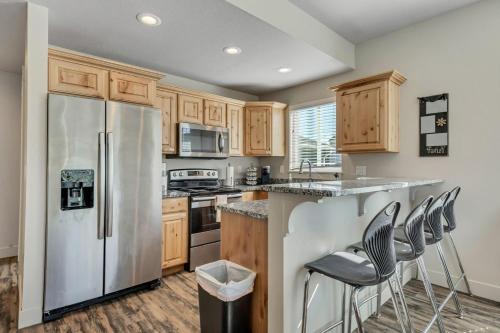 Kuchyň nebo kuchyňský kout v ubytování Hill Field 3 by CDH