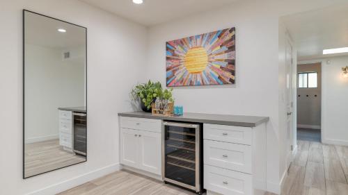 Фотография из галереи Backyard Pool PuttingGreen Playground Modern 5BDR White Agate by AvantStay в городе Скотсдейл