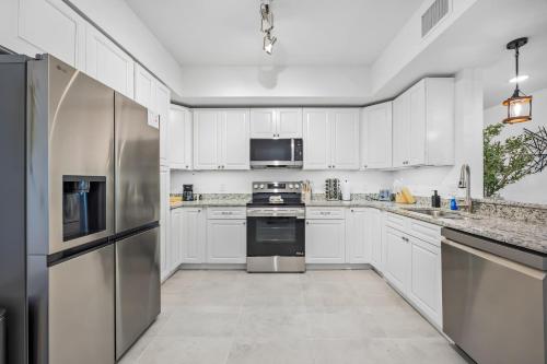 Η κουζίνα ή μικρή κουζίνα στο RIVER FLY IN Garden View RFI-413