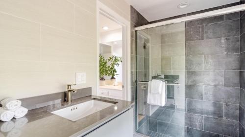 Koupelna v ubytování Malvasia by AvantStay Luxe Wine Country Retreat