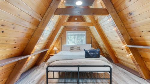 Ένα ή περισσότερα κρεβάτια σε δωμάτιο στο Speckled by AvantStay Modern Interior 0.5mi to Lake