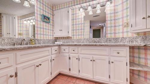 Ảnh trong thư viện ảnh của Lakefront w Private Dock Hot Tub Pontoon Rental Butler Bliss by AvantStay ở Sherrills Ford