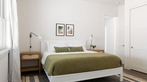 Postel nebo postele na pokoji v ubytování Syrah by AvantStay Hilltop Haven in Sonoma Private Pool Patio