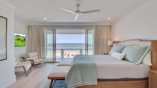 Кровать или кровати в номере 710 Ocean Boulevard AvantStay Oceanfront Private Pool Rooftop Deck