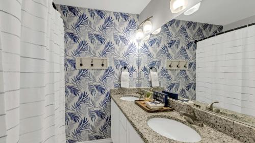 O baie la Totally Beachin by AvantStay Private Heated Pool Hot Tub Fire Pit