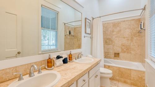 O baie la Destin Dream by AvantStay 2-Story Home Walk to Beach