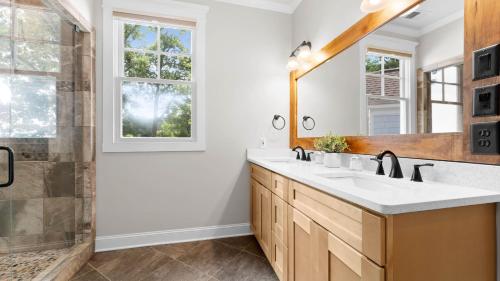 Η κουζίνα ή μικρή κουζίνα στο Paradise Pointe by AvantStay Lakefront Views Playset