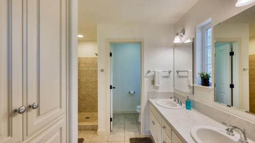 a bathroom with two sinks and a mirror at Casa Osito by AvantStay Pool Hot Tub Outdoor Dining Minutes from Sonoma Plaza in Sonoma