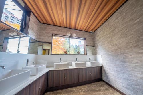 Koupelna v ubytování ロッジＴＯＮＢＯ・石打