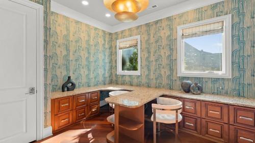 Billede fra billedgalleriet på Modern Masterpiece by AvantStay Waterfront Private Dock i Denver