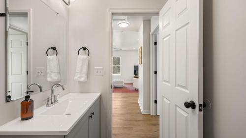 Koupelna v ubytování Little Pisgah Sunrise by AvantStay Mountain View