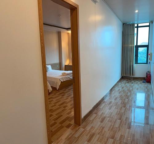 Giường trong phòng chung tại Hưng Phát Hotel - Gần Bến Xe Hà Tĩnh