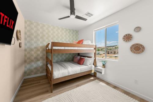 Postel nebo postele na pokoji v ubytování Lakeview Oasis at Powell