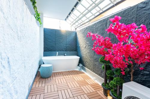 Professionally Newly Designed Japanese Holiday Home!
