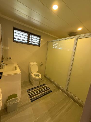 Et badeværelse på Bang For Your Buck