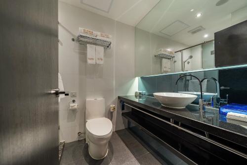 Phòng tắm tại Orange Hotel Shanghai Changfeng Park