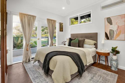 Postel nebo postele na pokoji v ubytování SaltNest - A calm and modern retreat by the sea