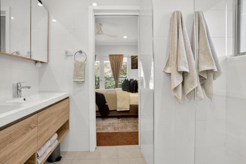 Koupelna v ubytování SaltNest - A calm and modern retreat by the sea