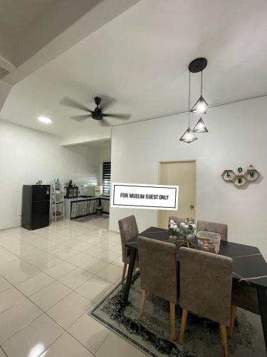 Χώρος καθιστικού στο Homestay EZZ