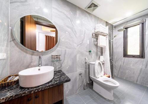 Ένα μπάνιο στο Happy Home Đồng Bèn