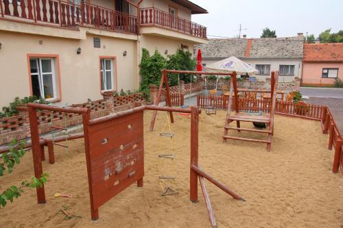 Zona de juegos infantil en Retro Vrbovec