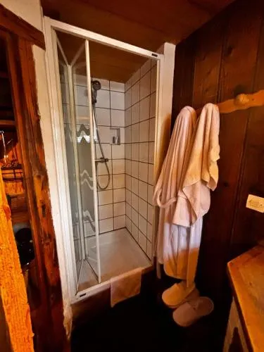 Hôtel Les Chalets de Philippe avec Jacuzzis Privatifs photo 17