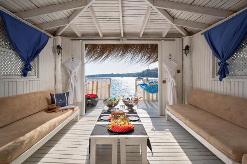 พื้นที่นั่งเล่นของ Kefaluka Resort