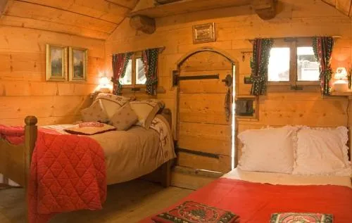Hôtel Les Chalets de Philippe avec Jacuzzis Privatifs photo 15