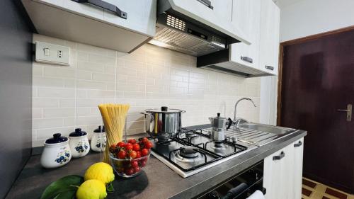 Køkken eller tekøkken på Gente di Mare Apartment Tropea Center