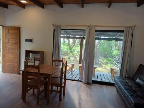 Χώρος καθιστικού στο AIRES DEL BOSQUE Con JACUZZI