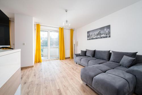 Bemowo Lotnisko Snug Apartment by BookingHost