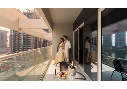 Keyrock Living - Luxury 1BR with Lake View at Reva