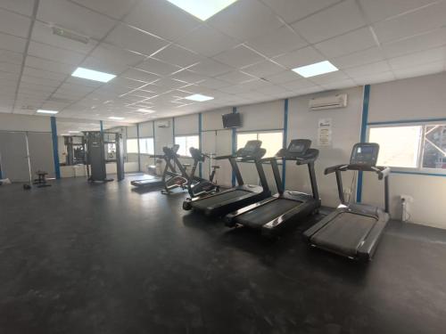 Fitness centrum a/nebo fitness zařízení v ubytování Affordable Private Studio Al Reem Island