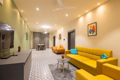 Гостиная зона в RR Home's, 2BHK-II Near US Consulate, Gachibowli