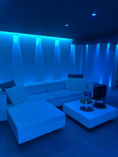 Galería fotográfica de Suite Privée Romantique - Jacuzzi & Hammam en Bonneville