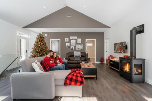 Posezení v ubytování Roitelet Private Hot Tub Luxury Escape, Ski