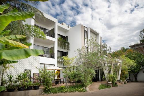 The Calm Oasis — Property building