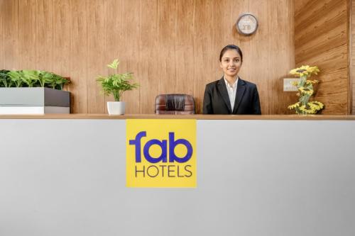 Členové personálu v ubytování FabHotel Vrishti Residency