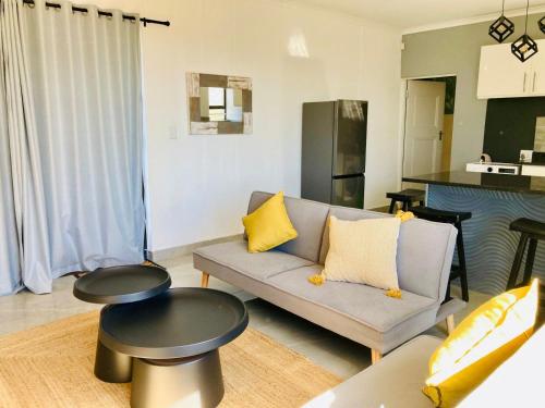 Posezení v ubytování Gordon's Bay Mountain and Seaview