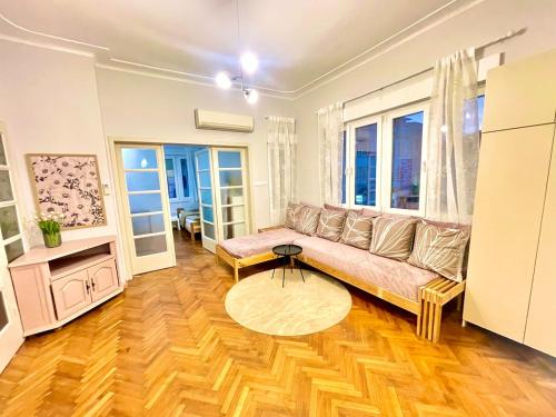 Posezení v ubytování -Tide Frame- Apartment Super Central and Spacious