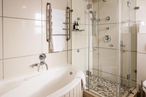 Koupelna v ubytování Diaz Ocean View Hotel