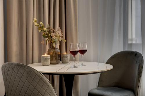 Drinks på L'Heritage Collection Romana Apartments